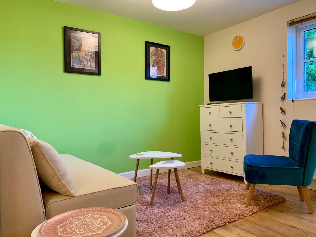 Pristine Apartment In The Centre Of Glastonbury Eksteriør billede