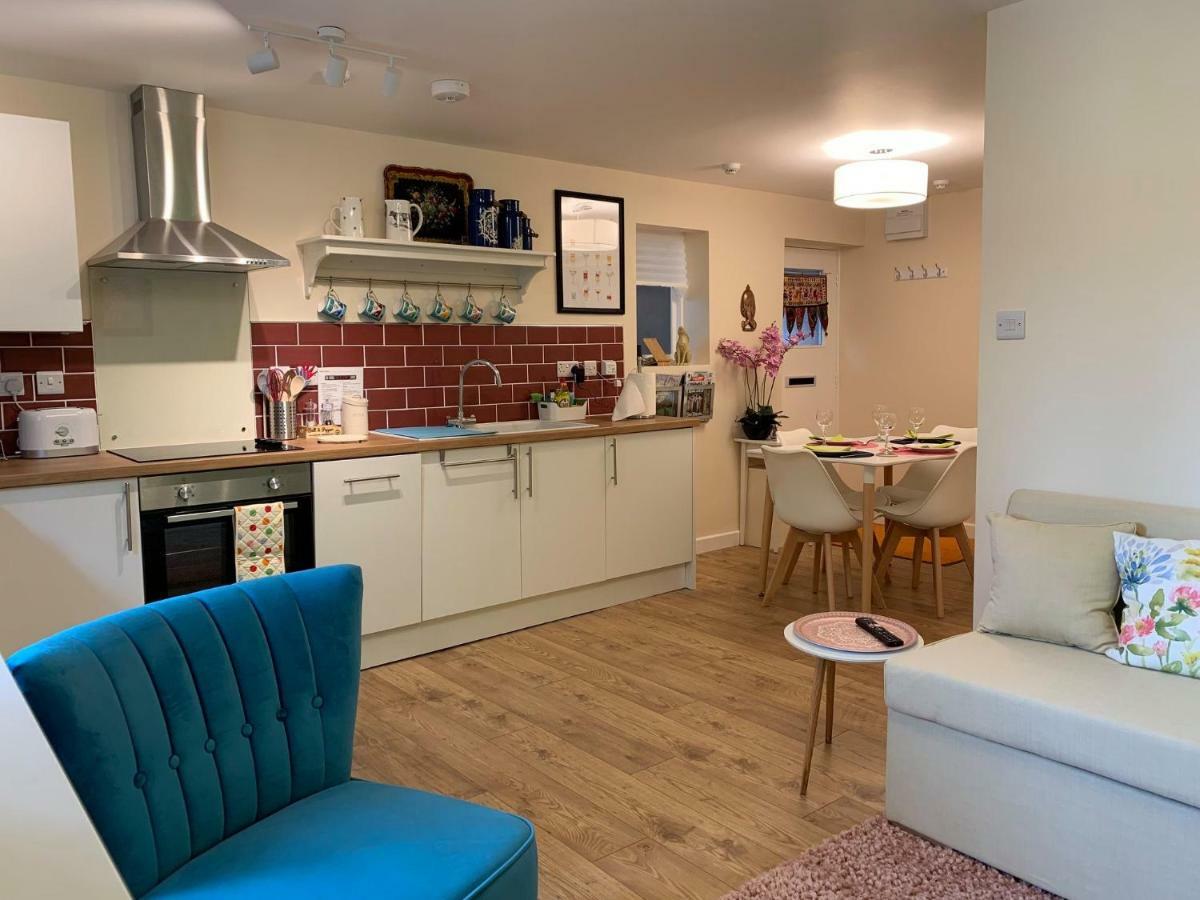 Pristine Apartment In The Centre Of Glastonbury Eksteriør billede