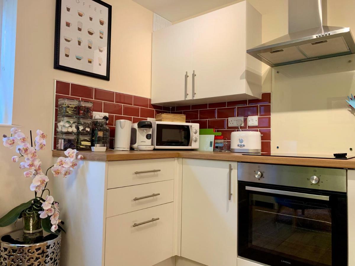 Pristine Apartment In The Centre Of Glastonbury Eksteriør billede